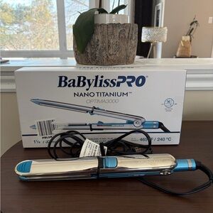 BaBylissPRO Nano Titanium Hair Straightener - Blue and Silver